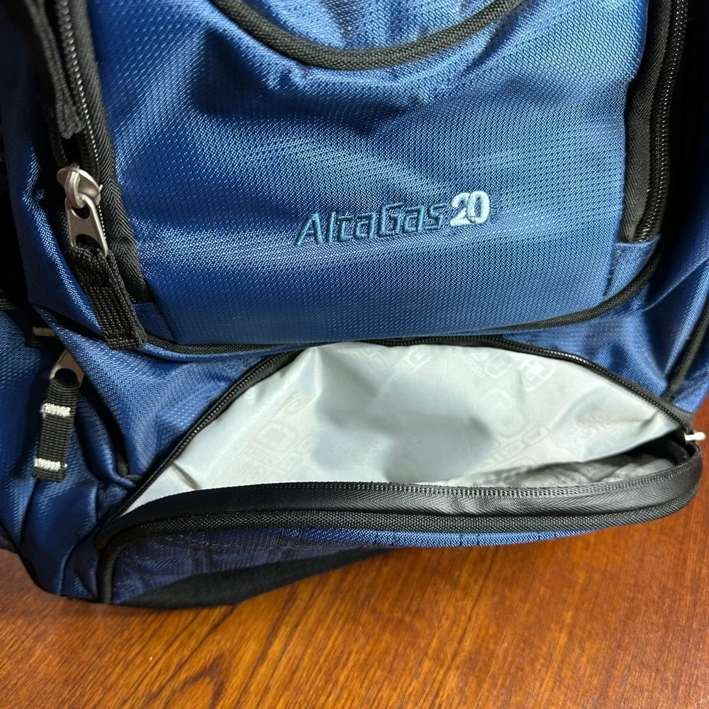 OGIO Audio Pocket Built-in‎ Blue Back Pack 20x16x8 Laptop Backpack School Hike